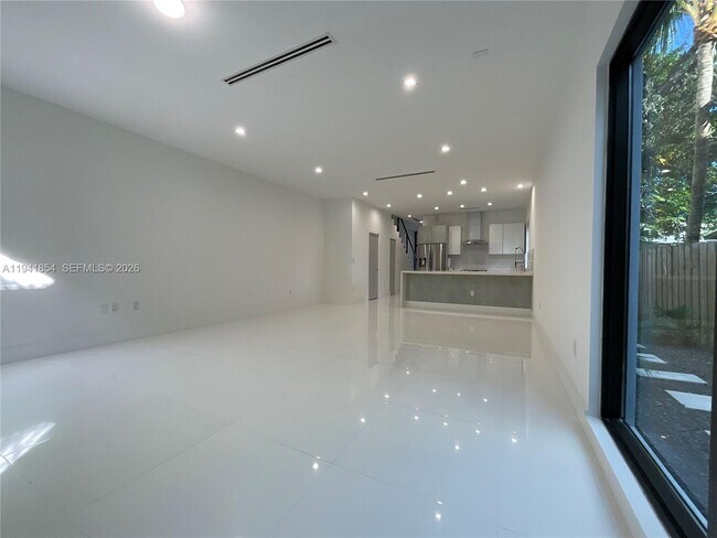 Building Photo - 3376 Perry Frow Dr