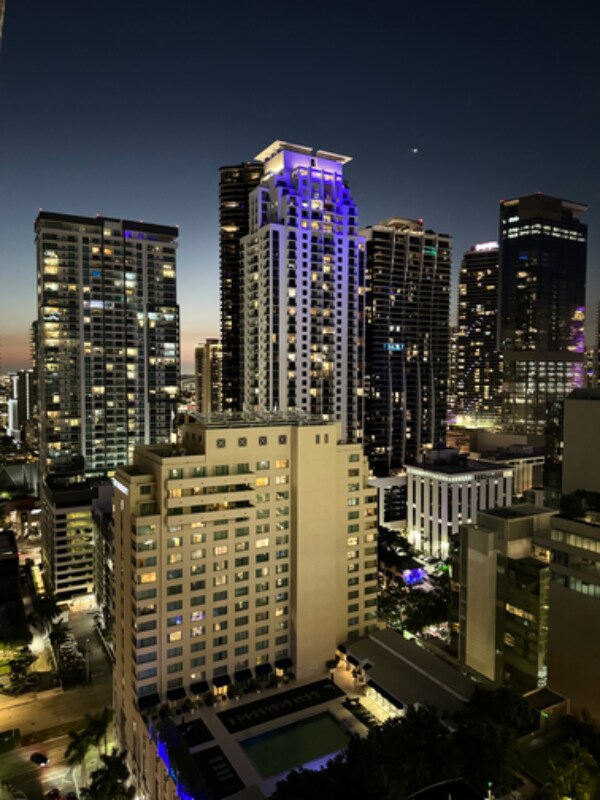 Building Photo - 1200 Brickell Bay Dr