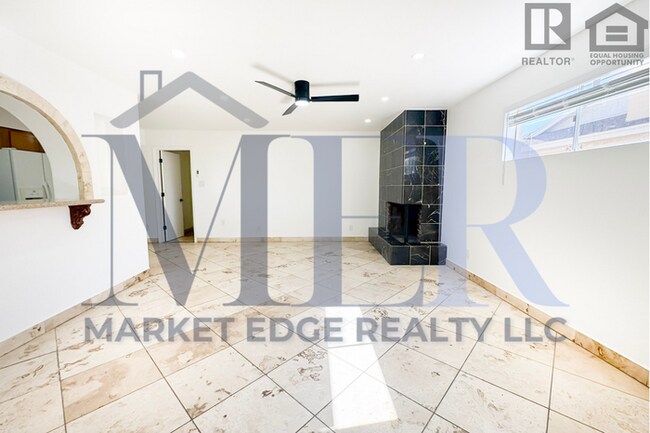 Building Photo - 5Bed/2Bath Home at Southern/Mill Ave! $399...