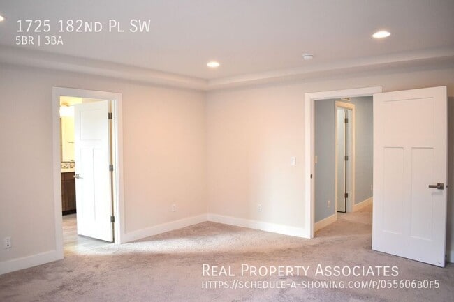 Building Photo - 1725 182nd Pl SW