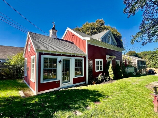 Primary Photo - 7 C Caleb's Ln