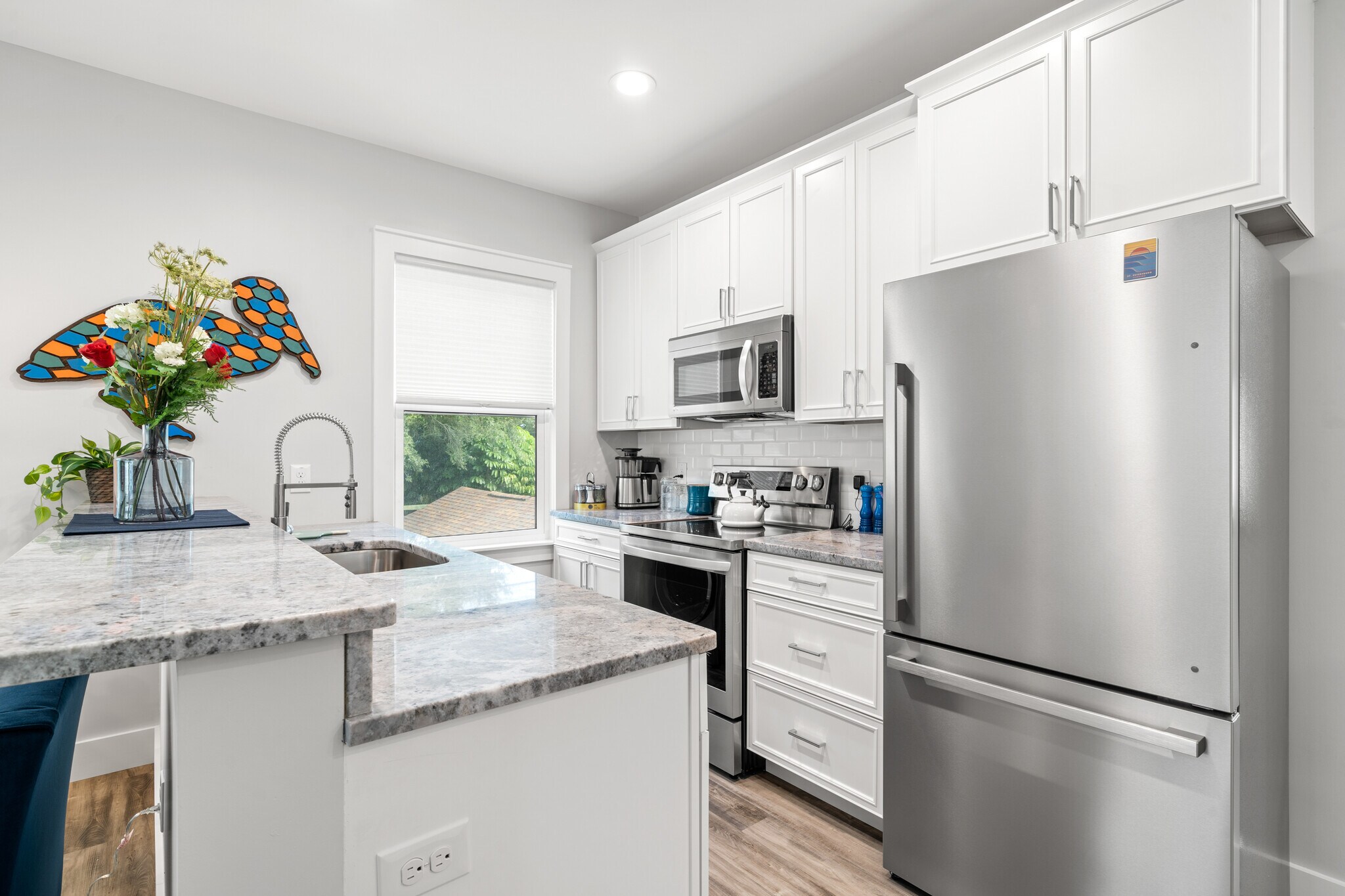 Building Photo - 249 8th Ave N