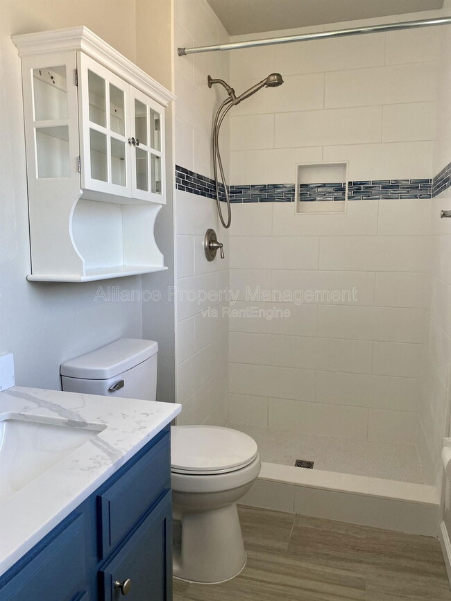 Building Photo - 5945 Breeze Ct