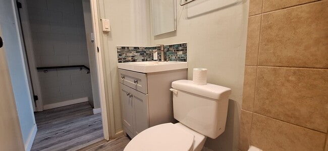 Building Photo - 2br - 2bd/1bth Two Stories | West Maui Tra...