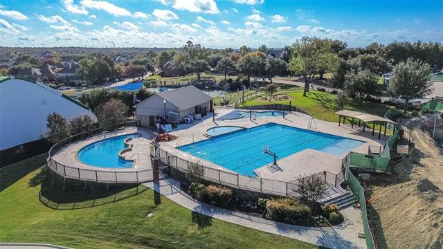 Building Photo - 2085 Club Lake Cir