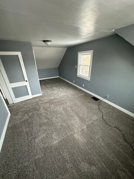 Building Photo - 3000 Larue Dr