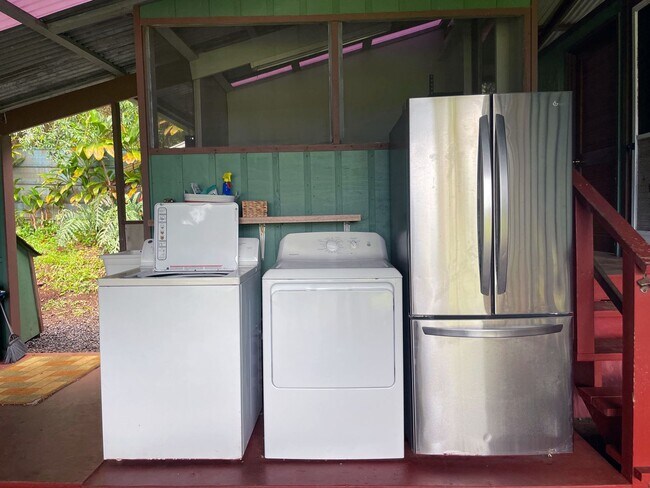 Building Photo - Charming Hamakua Coast Furnished Rental Available: 2 BR / 1.75 BA