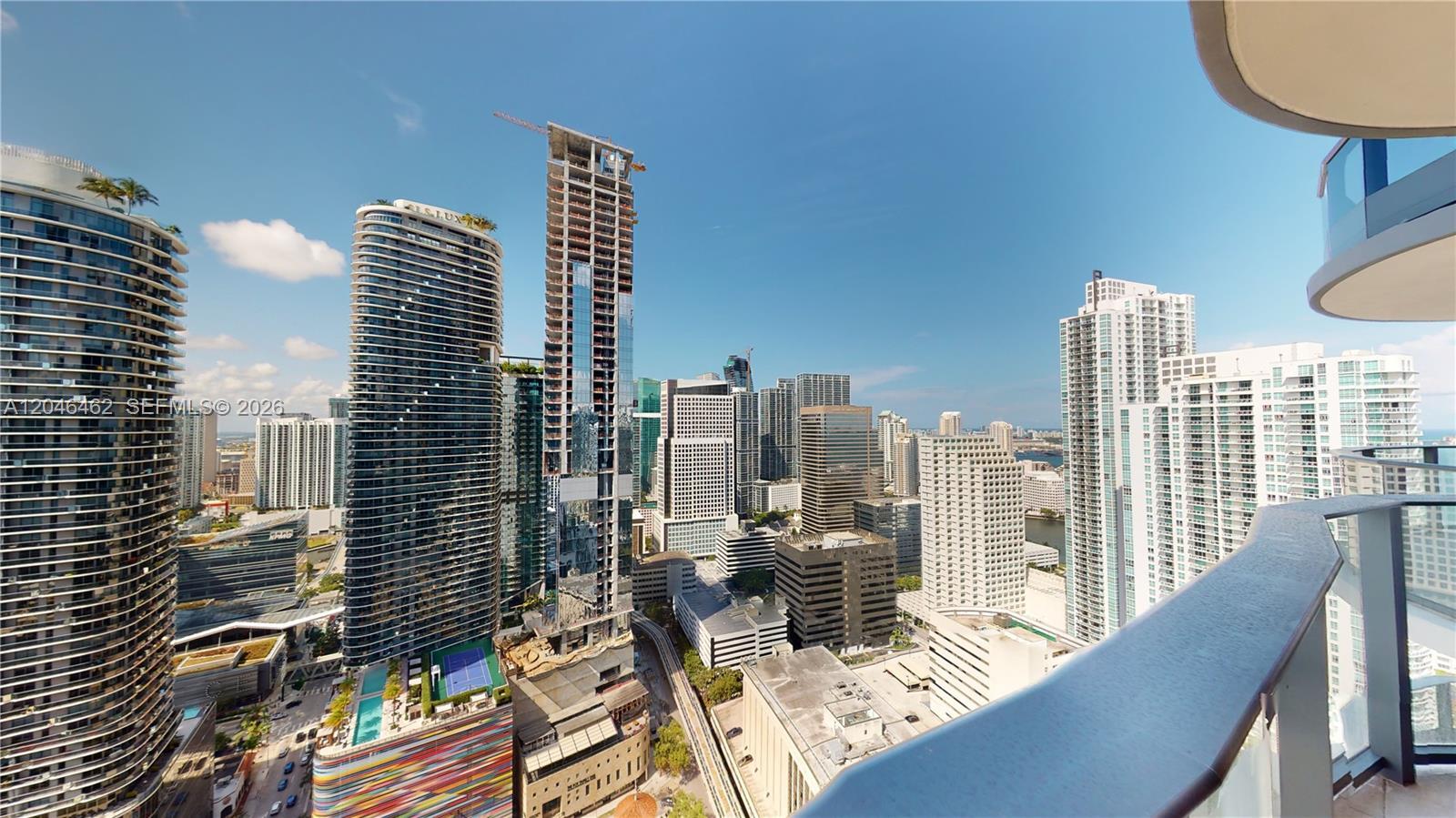 Building Photo - 1000 Brickell Plz