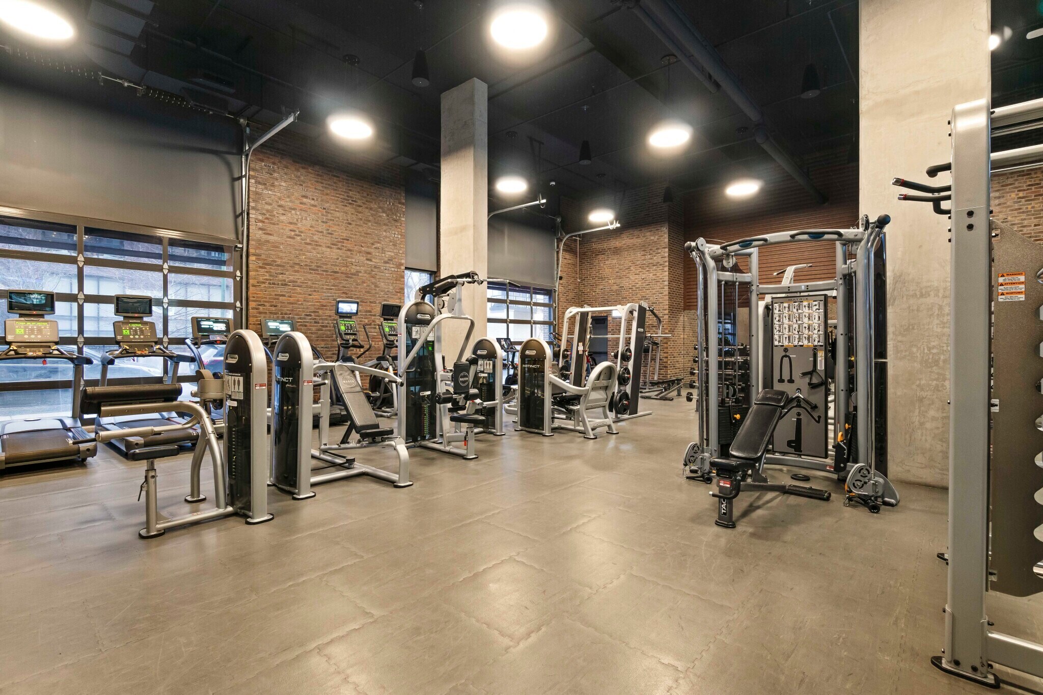 Building Photo - 190 N Ada St