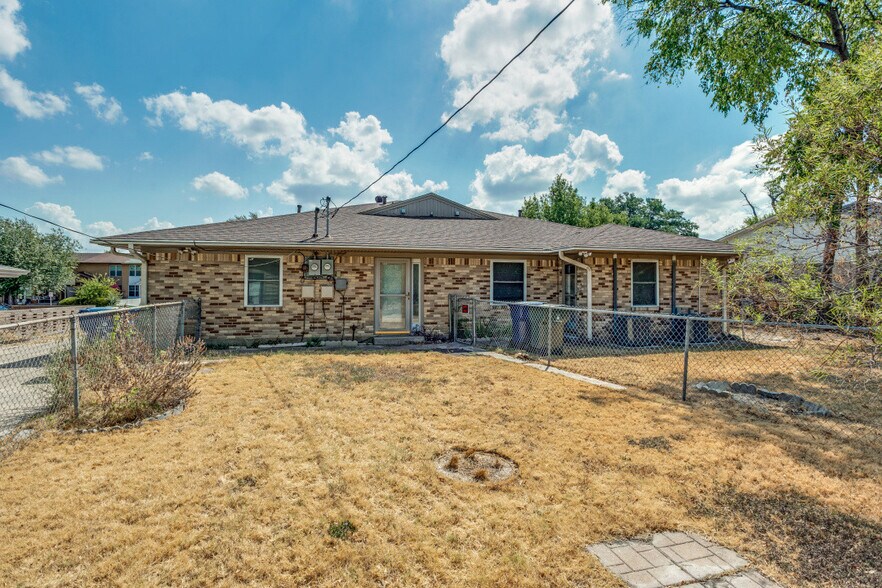 Building Photo - 2705 Patricia Ln