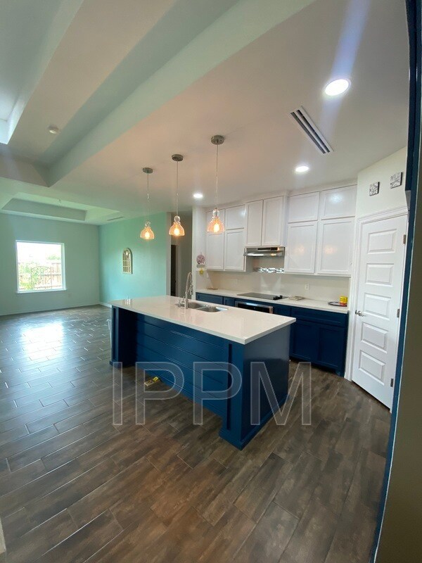 Building Photo - 5005 Westgate