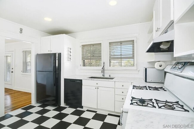 Building Photo - 4524 Maryland Ct