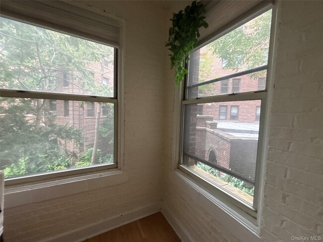 Building Photo - 8 Barstow Rd