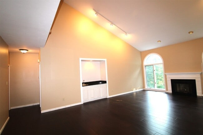 Building Photo - 1647 Wildhorse Pkwy Dr