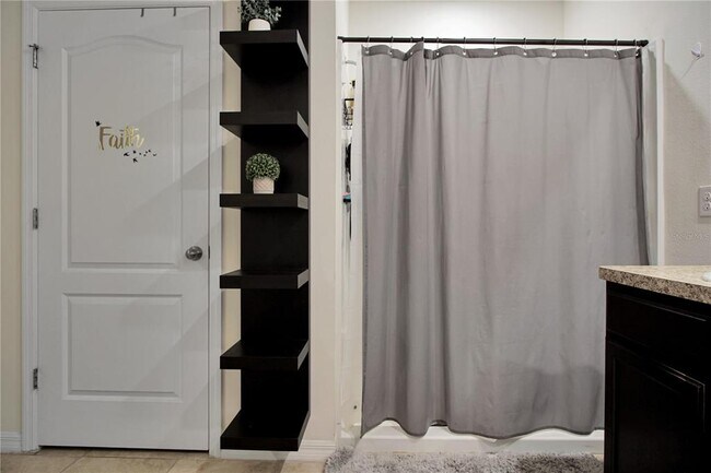 Building Photo - 203 Fall Glo Rd