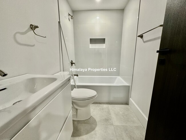 Building Photo - 100 Mt Pleasant Ave