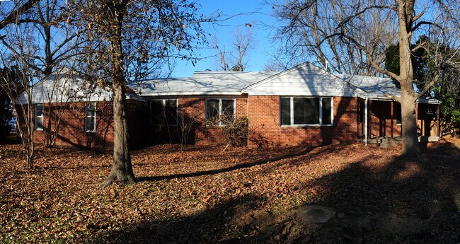 Primary Photo - 1233 West Brooks Street