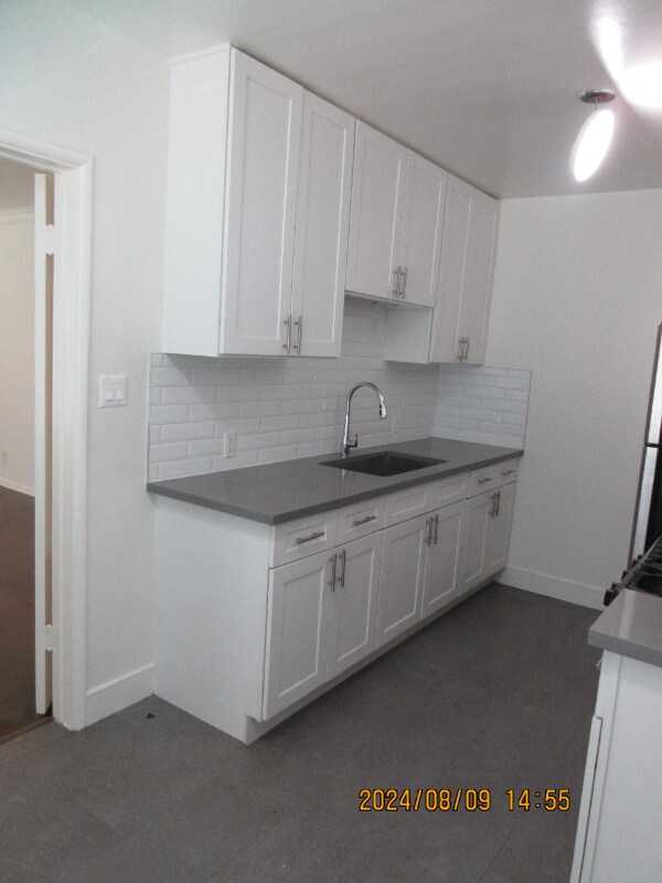 Building Photo - 905 N Sweetzer Ave