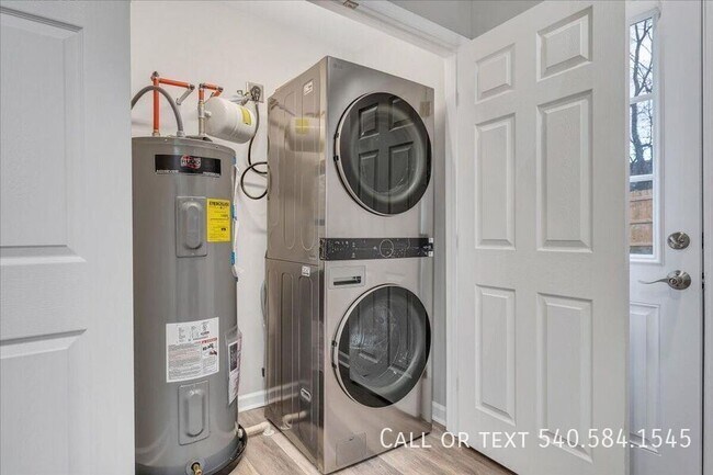 Building Photo - 1424 Varnell Ave NE