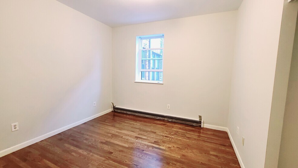 Building Photo - 25 Stearns Rd