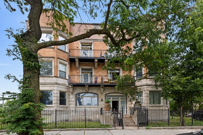 Building Photo - 5014 S King Dr