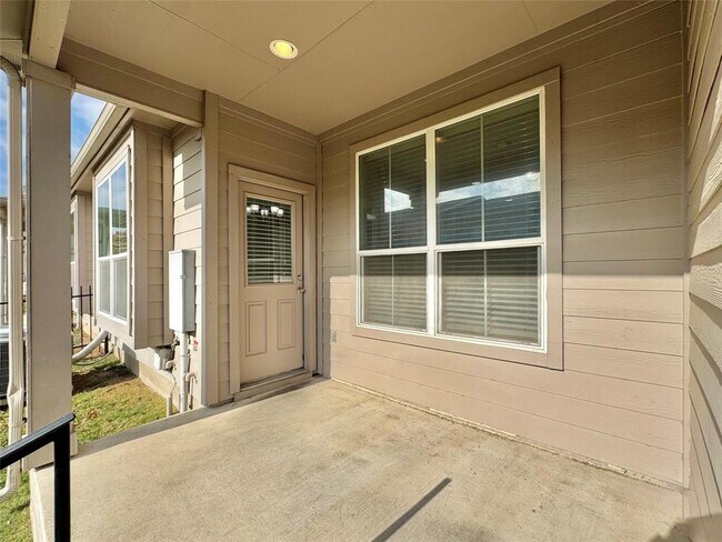 Building Photo - 113 Homily Dr