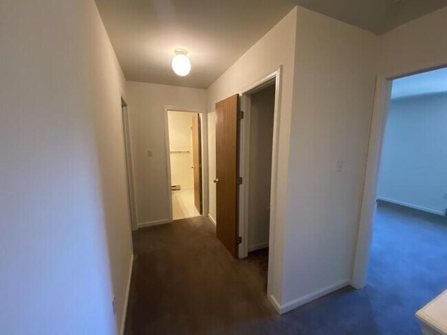 Building Photo - 214 Magnolia Dr