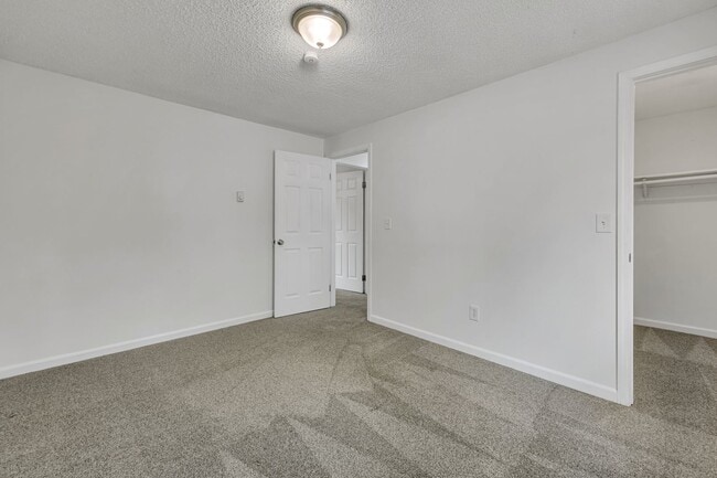 Building Photo - 5607