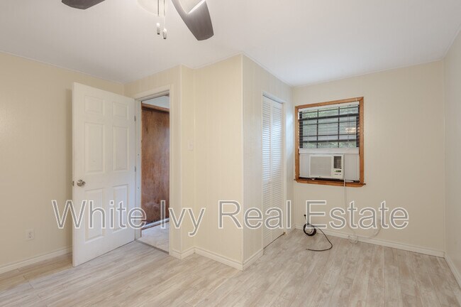 Building Photo - 4640 FM1374