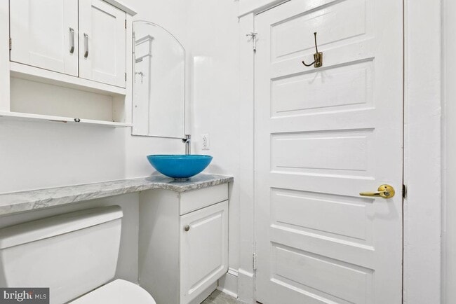 Building Photo - 1411 King St