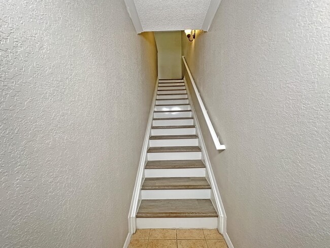 Building Photo - 140 SW Peacock Blvd