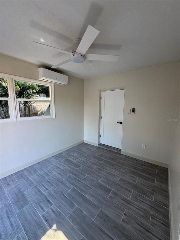 Building Photo - 1500 Carson Cir NE