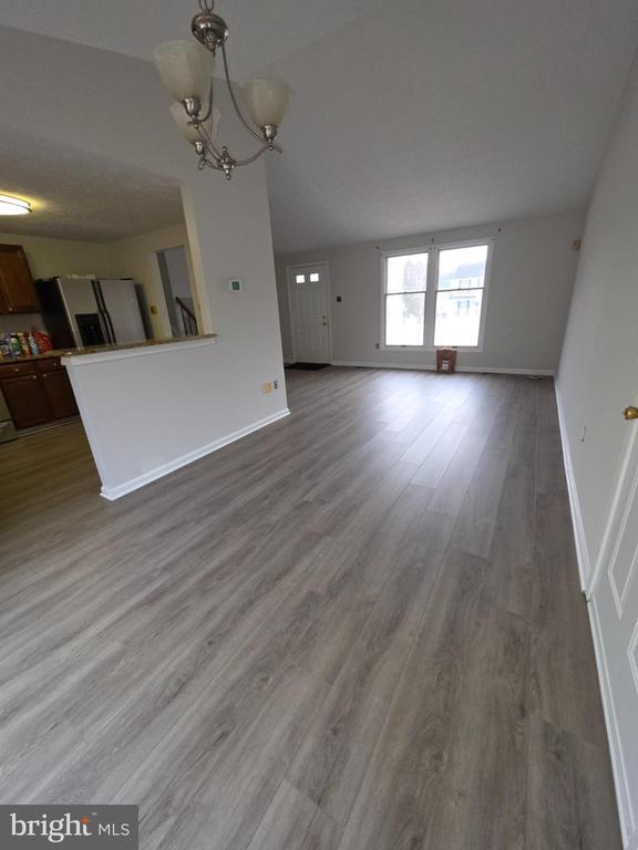 Building Photo - 10854 Green View Way