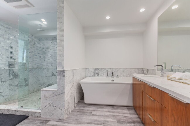 Building Photo - 7446 Trigo Ln