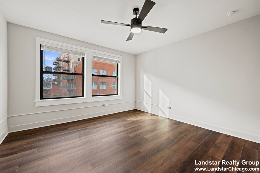 Building Photo - 1241 Chicago Ave