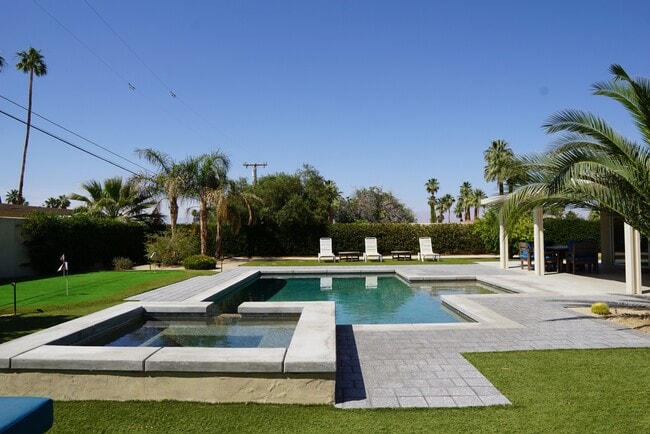 Building Photo - 45945 Verba Santa Dr