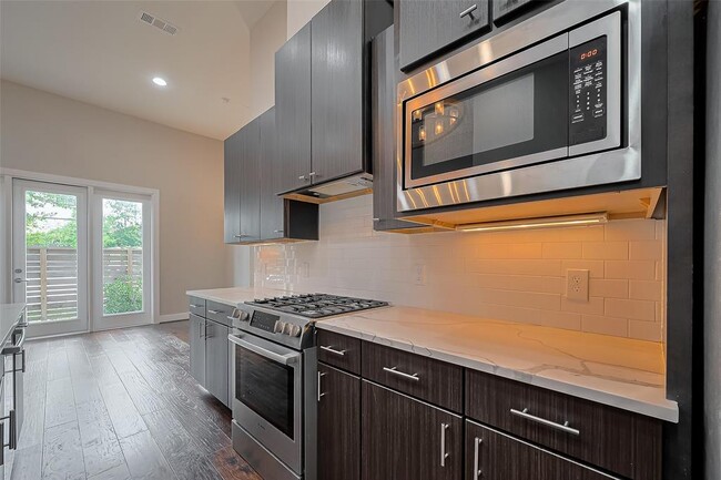 Building Photo - 1305 Laird St