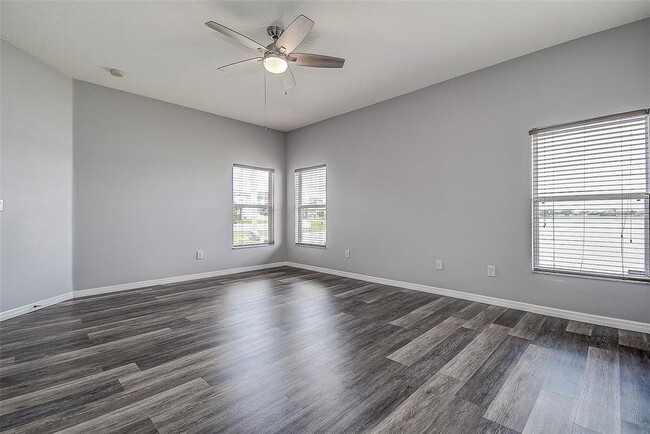 Building Photo - 1820 Mira Lago Cir
