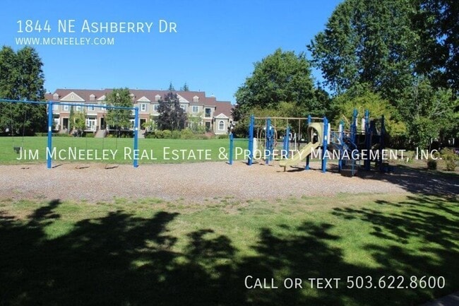 Building Photo - 1844 NE Ashberry Dr