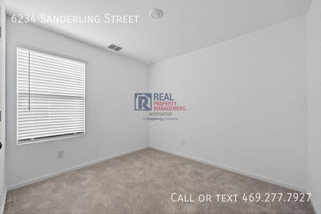 Building Photo - 6234 Sanderling St