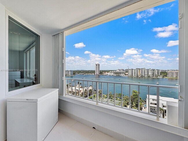 Building Photo - 550 S Ocean Blvd