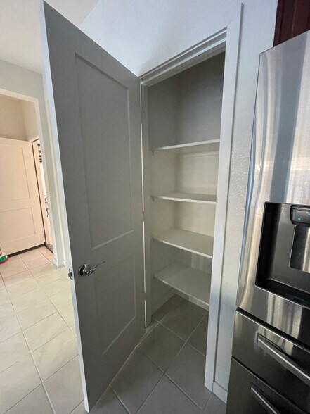 Building Photo - 1070 John Hopkins Ct