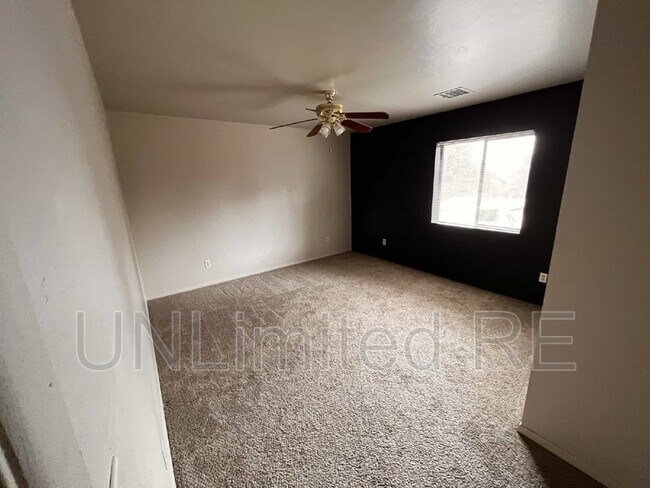 Building Photo - 1518 Shoup St