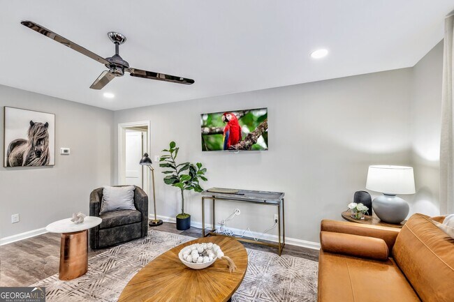 Building Photo - 811 Old Powder Springs Rd SW