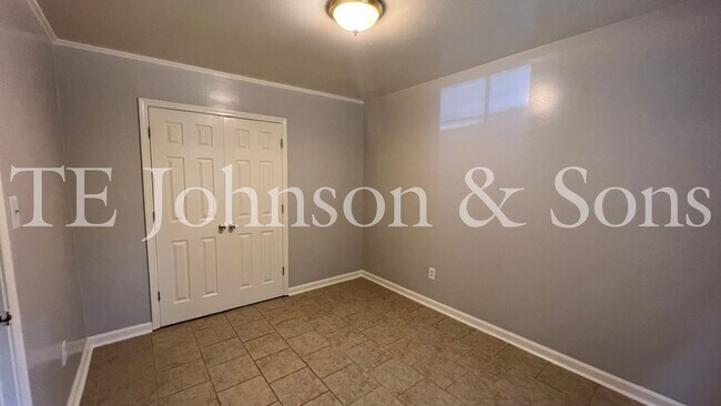 Building Photo - Your Perfect 1 Bedroom Oasis Awaits at Wal...