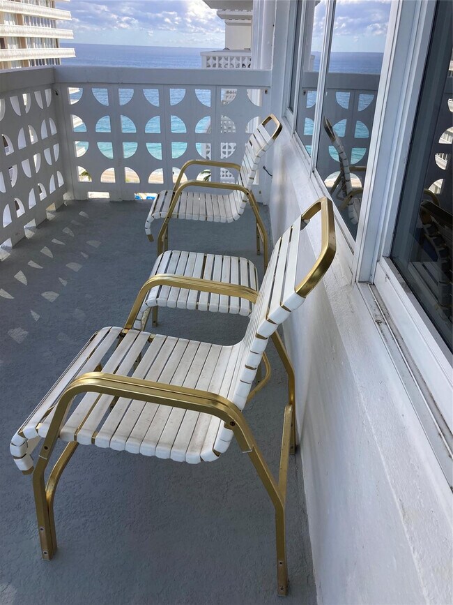 Building Photo - 4010 Galt Ocean Dr