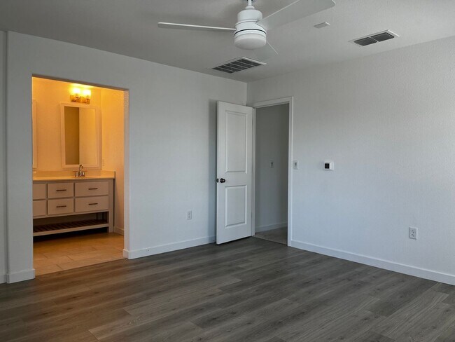 Building Photo - Beautiful New 3 Bedroom, 2.5 Bath, 1856 Sq...