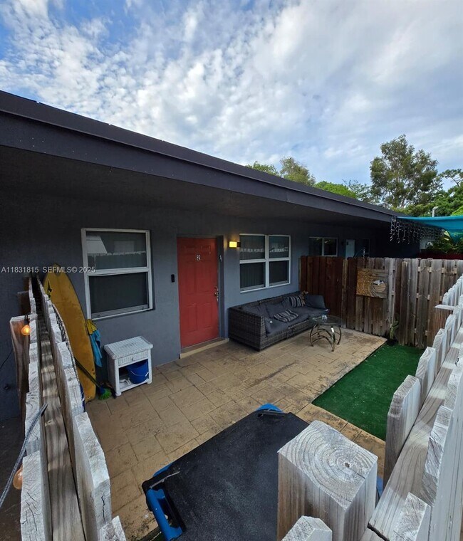 Building Photo - 1204 NE 5th Terrace