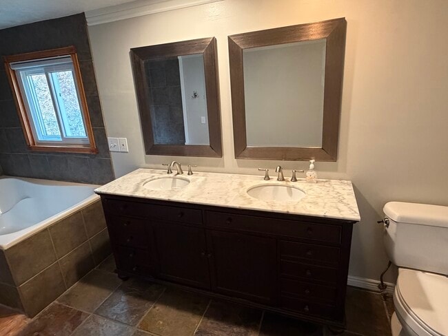 Building Photo - 8670 Snow Mountain Dr