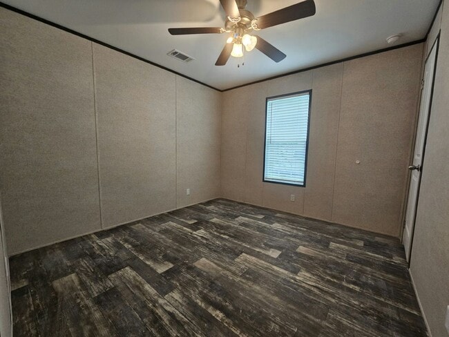 Building Photo - 479 Suwanee Dr